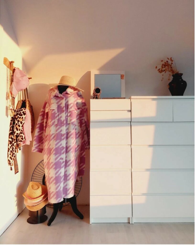 een leuk hoekje in een gezellige slaapkamer