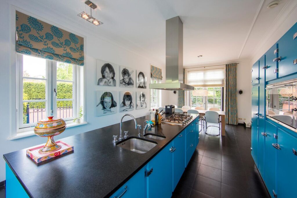 Ringvaartweg 229 in Rotterdam, blauwe keuken
