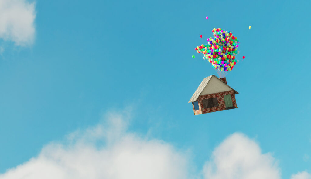 Illustratie van een huis dat omhoog zweeft aan ballonnen, symbool voor de stijgende waarde en toegankelijkheid van investeren in vastgoedfondsen